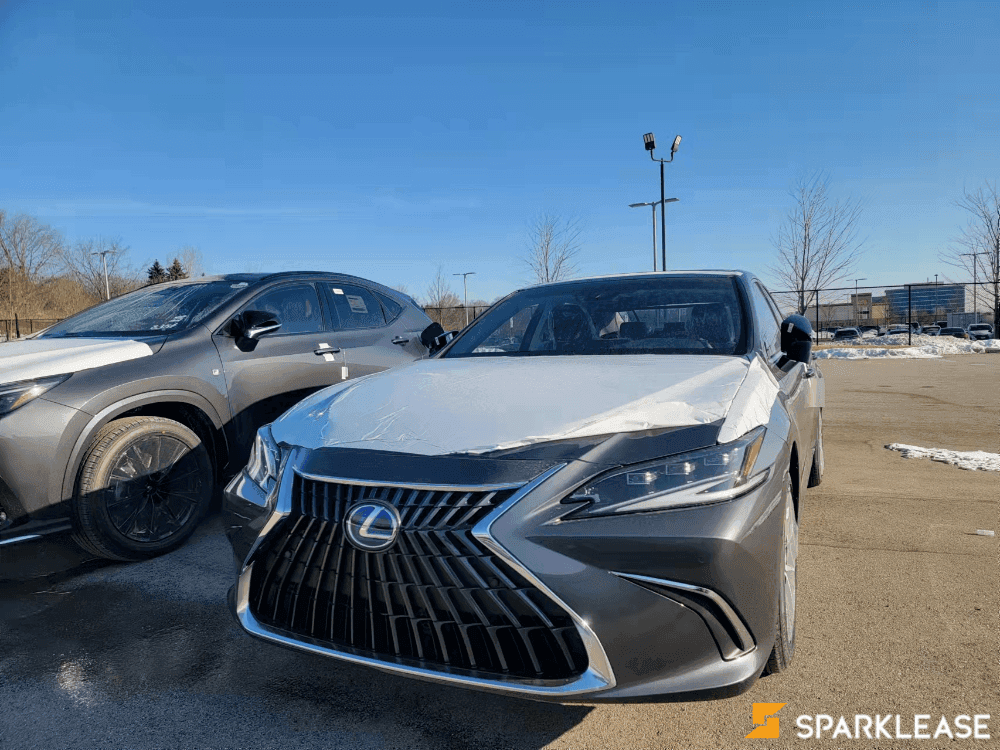 2022 Lexus ES 300h Luxury Package