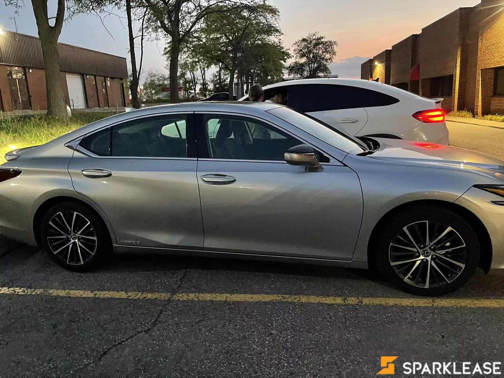 2022 Lexus ES ES 300h Auto