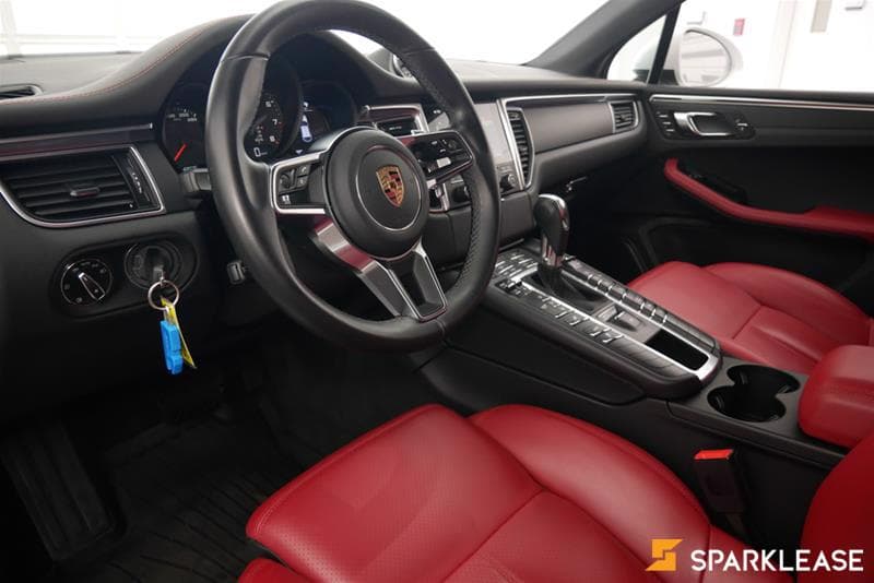 2017 Porsche  Macan  AWD 4dr 