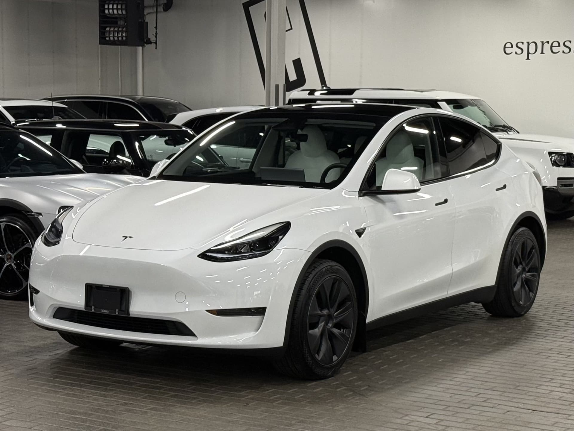 2024 Tesla Model Y RWD | WHITE INTERIOR | ONE OWNER