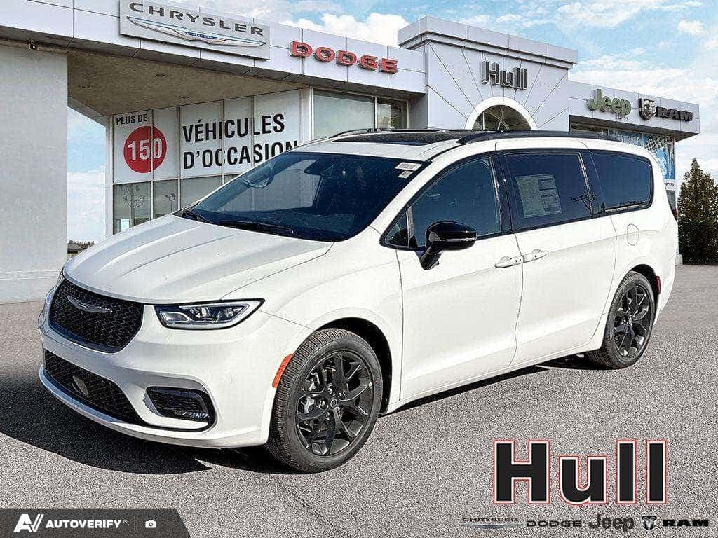 2026 Chrysler Pacifica Select