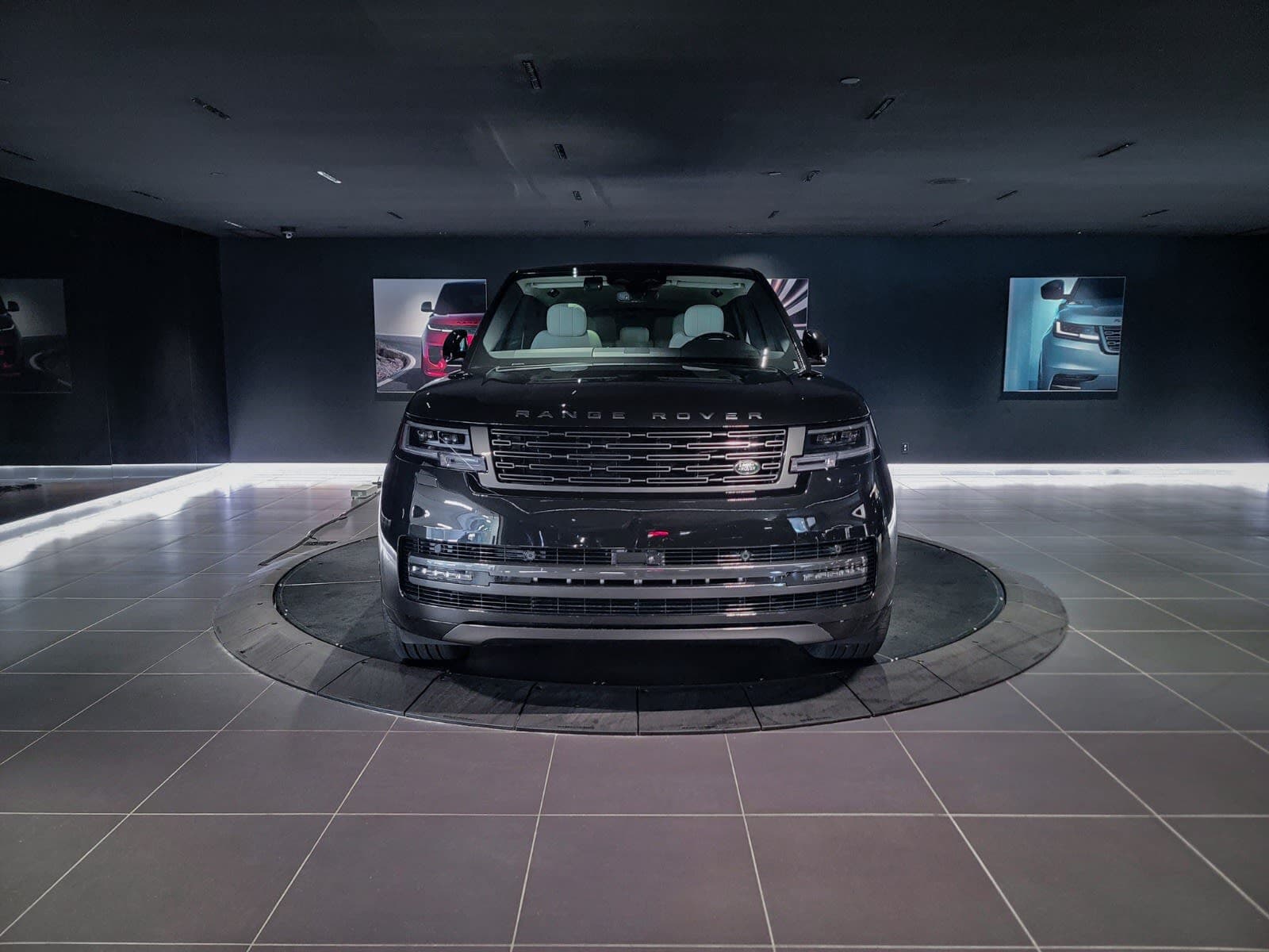 2026 Land Rover Range Rover SE
