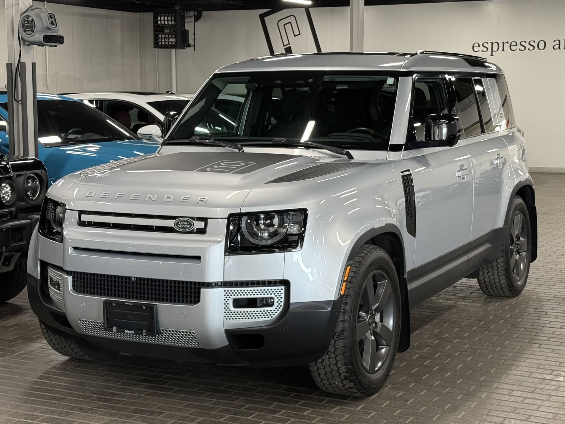 2023 Land Rover Defender 110 SE AWD