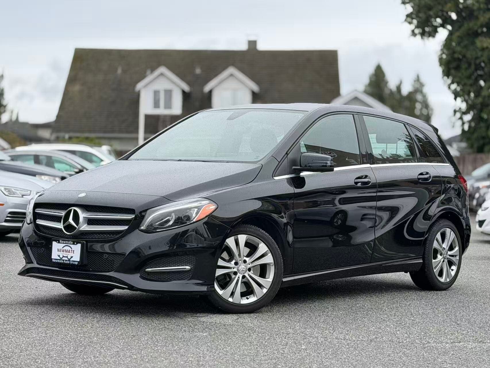 2016 Mercedes-Benz B-Class B 250 Sports Tourer 4MATIC. LOCAL BC VEHICLE. FULL SERVICE RECORD.
