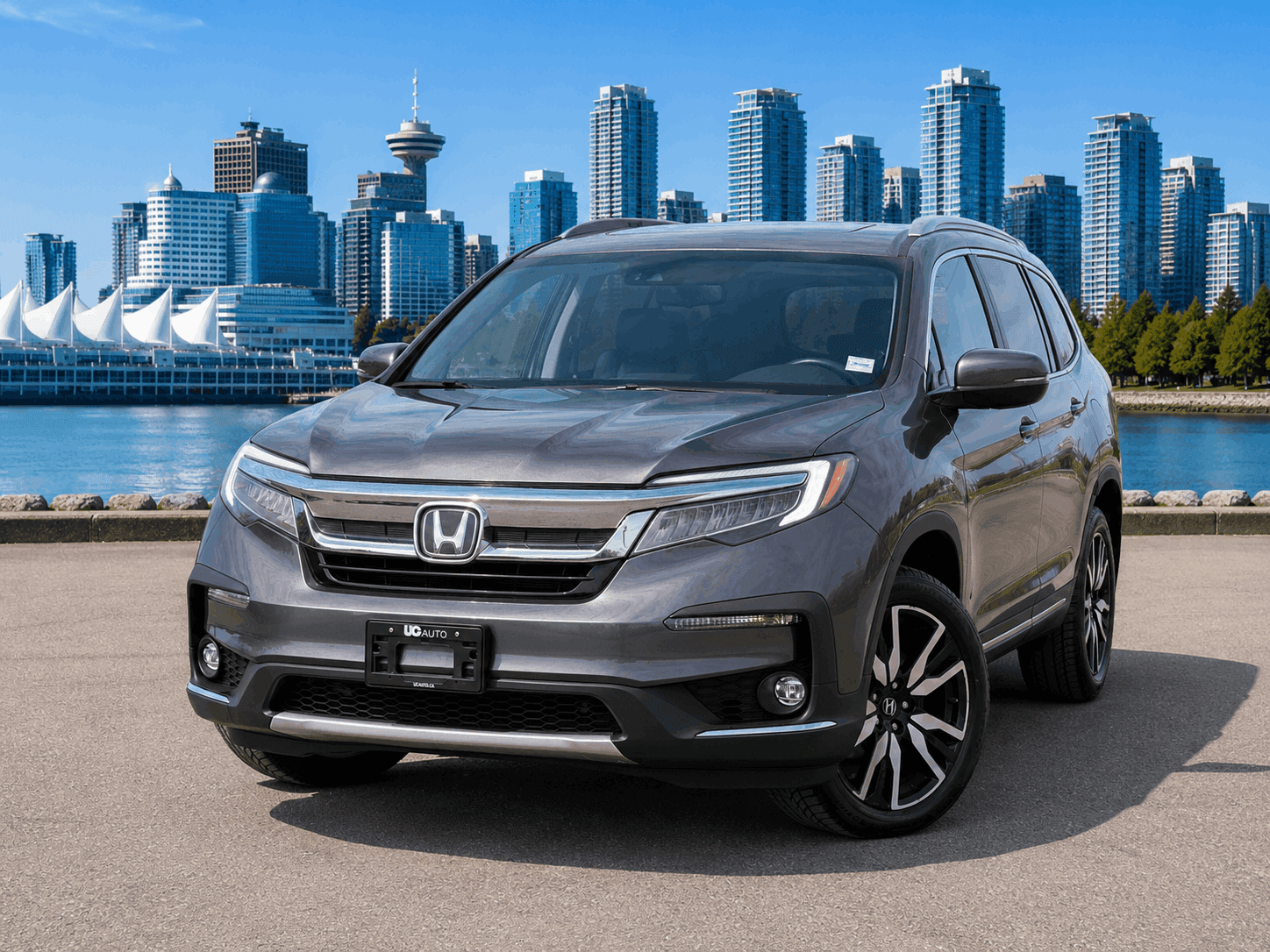 2019 Honda Pilot Touring 8-Passenger AWD/ CLEAN TITLE/ BC LOCAL