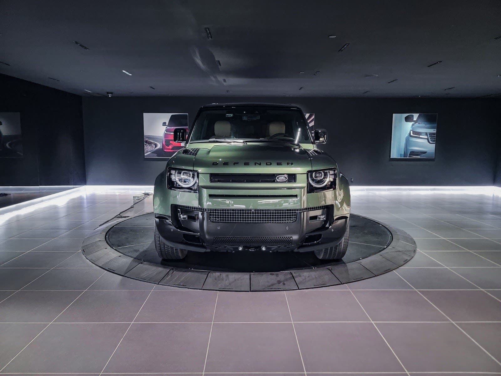 2026 Land Rover Defender X-Dynamic SE