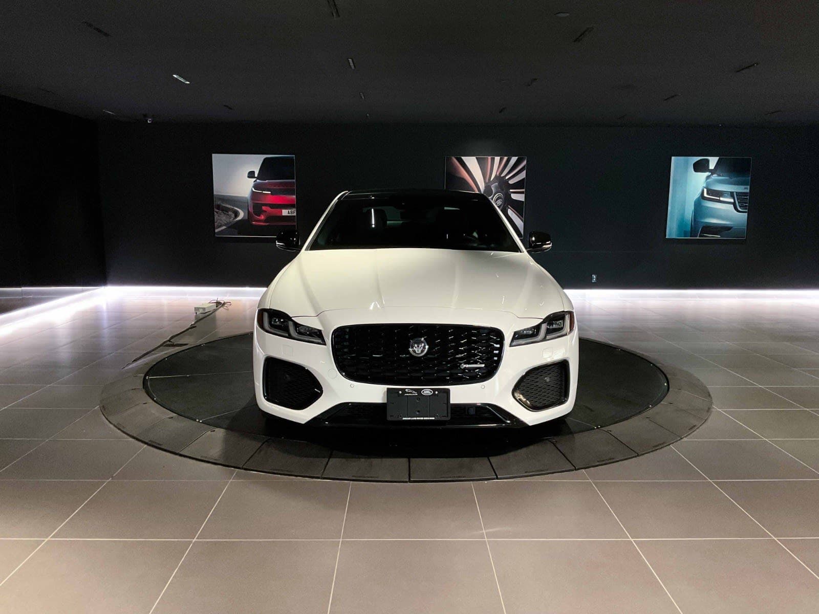 2024 Jaguar XF R-Dynamic SE