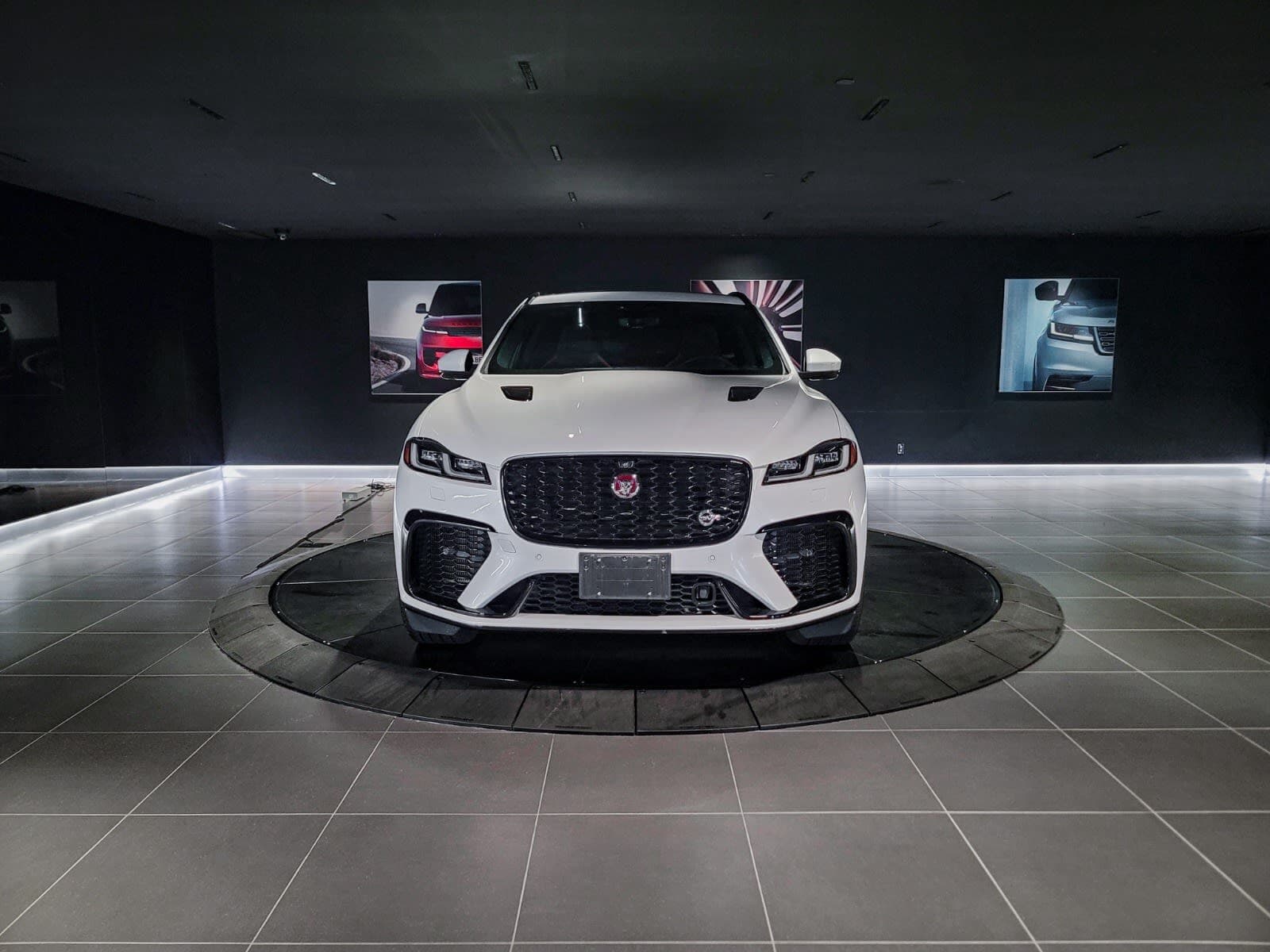 2023 Jaguar F-PACE SVR