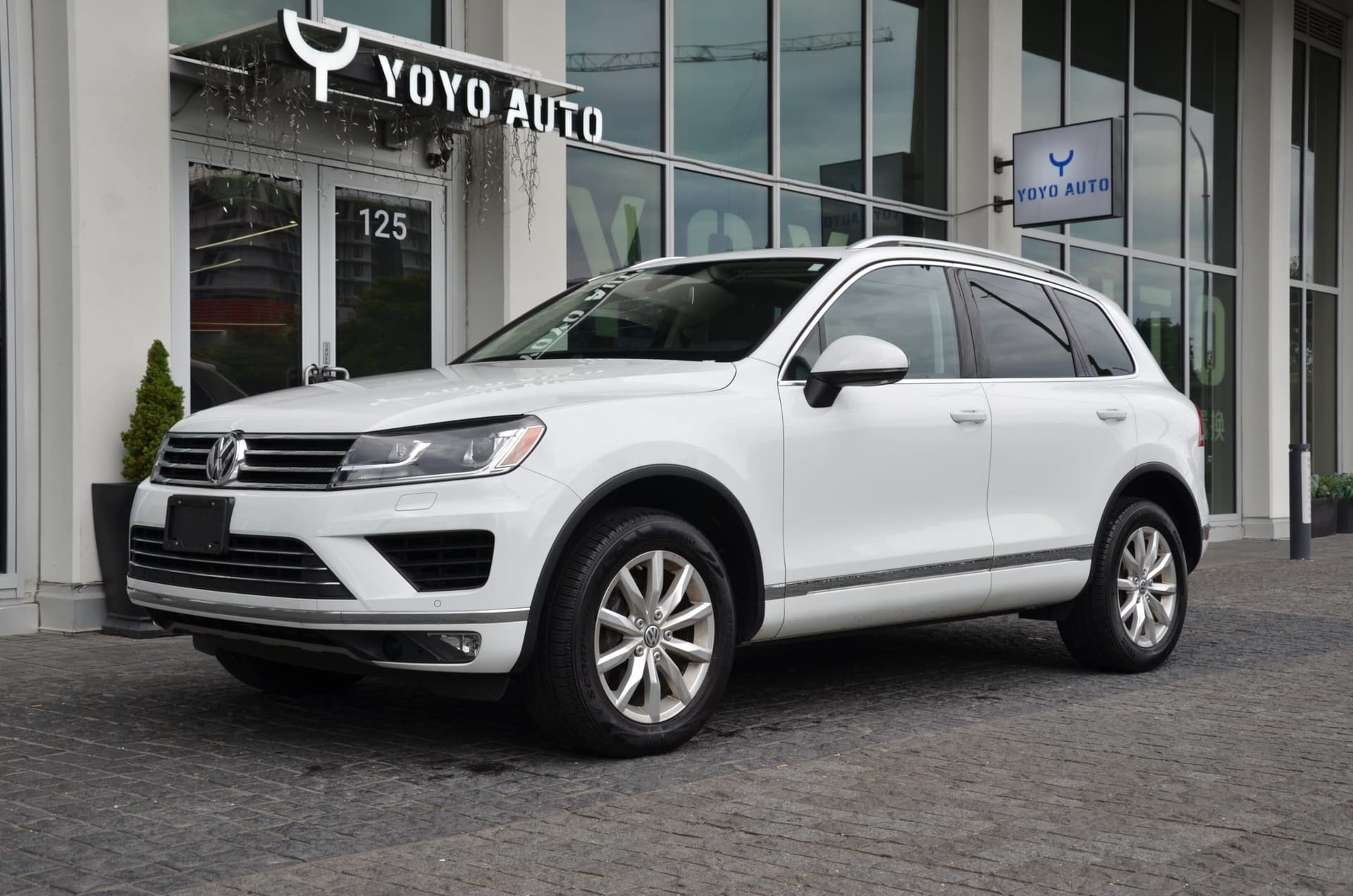 2016 Volkswagen Touareg 4dr V6