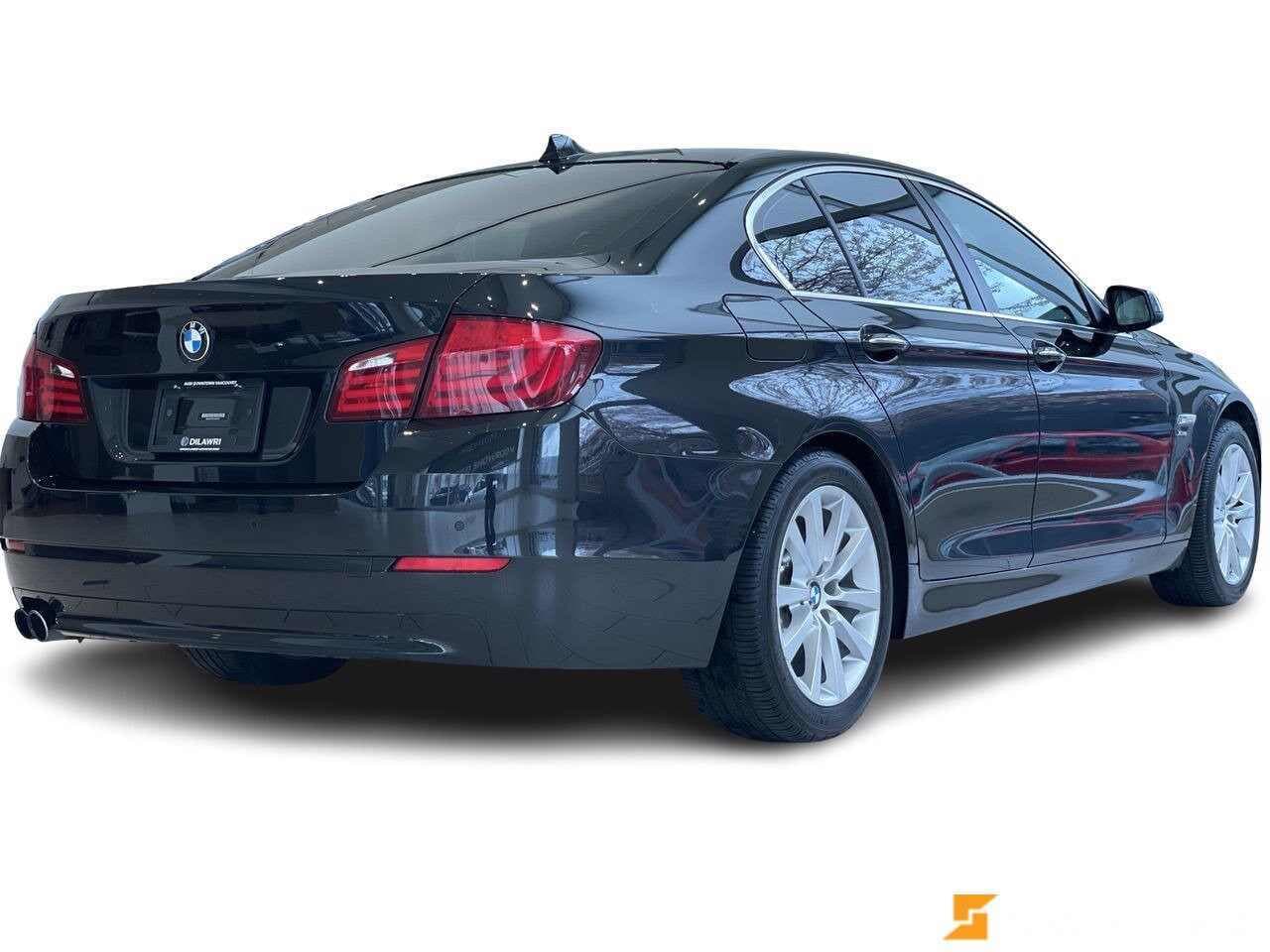 2012 BMW  5 Series  4dr Sdn 528i xDrive AWD 