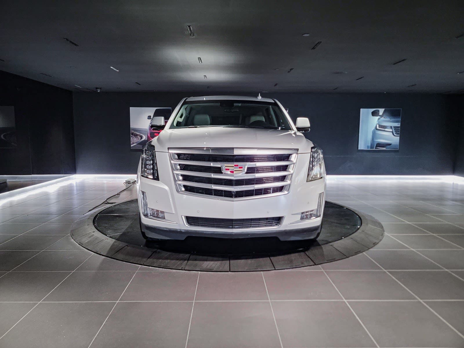 2018 Cadillac Escalade Luxury