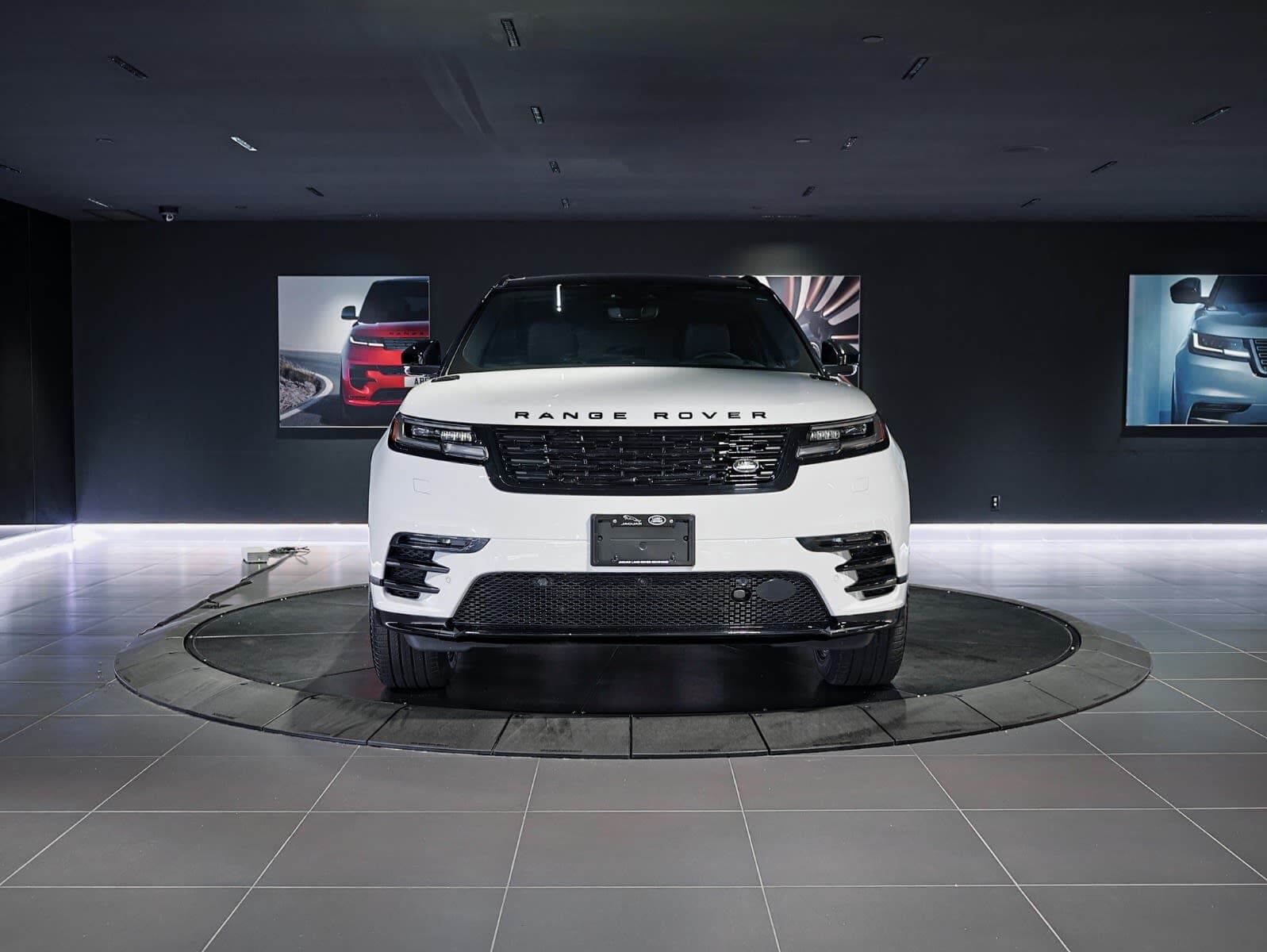 2026 Land Rover Range Rover Velar Dynamic SE