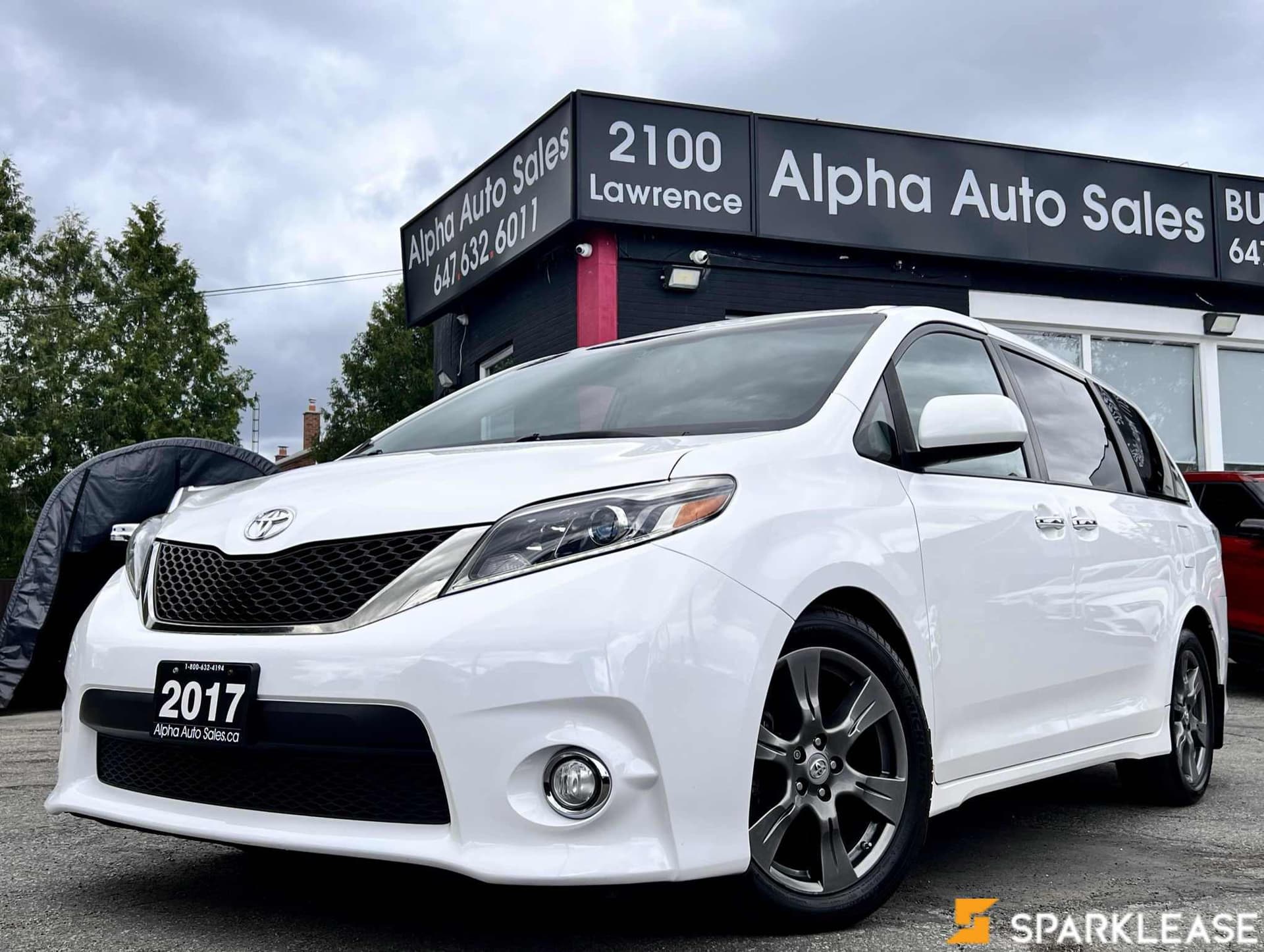 2017 Toyota  Sienna  5dr SE 8-Pass FWD 