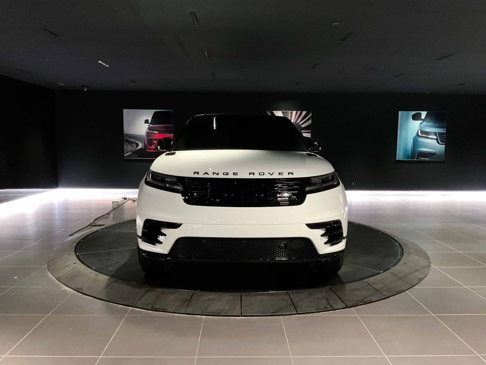 2026 Land Rover Range Rover Velar Dynamic SE