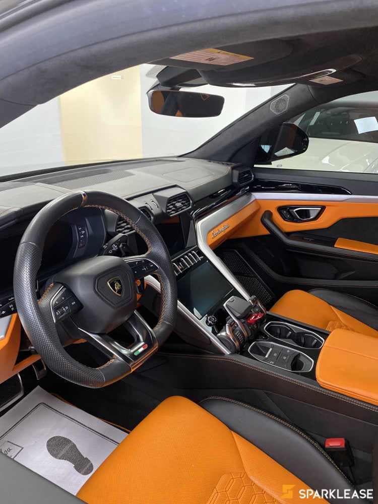 2019 Lamborghini Urus 