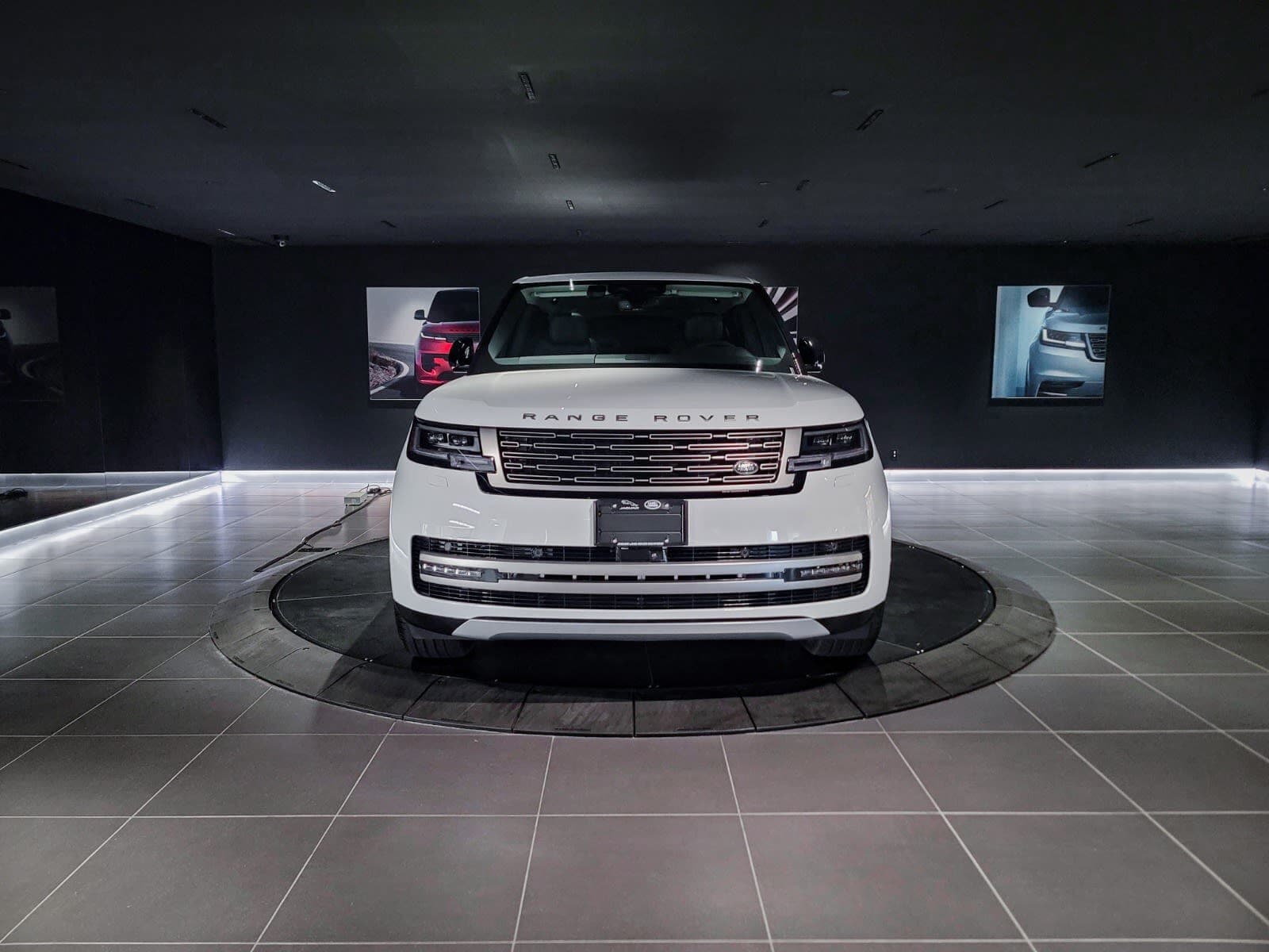 2026 Land Rover Range Rover SE