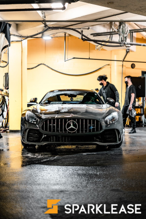 2019 Mercedes-Benz AMG GTR 顶配 全碳 配有四套雪胎