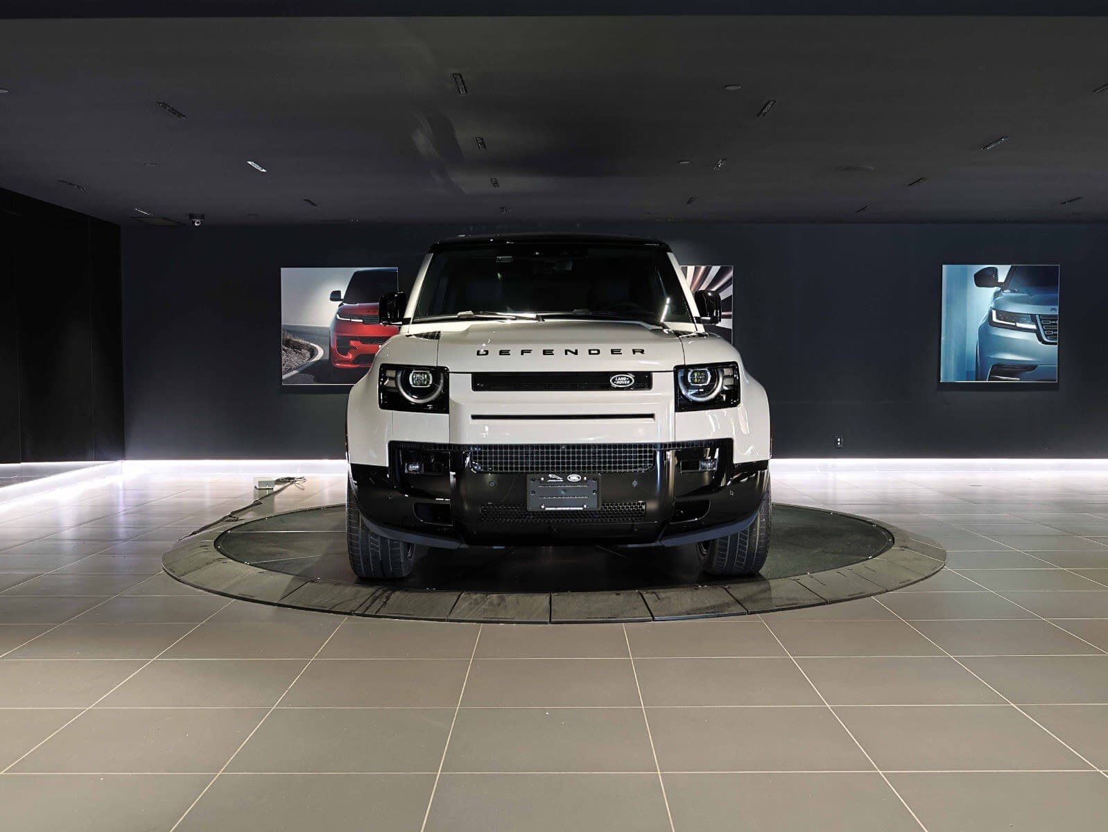 2026 Land Rover Defender X-Dynamic SE
