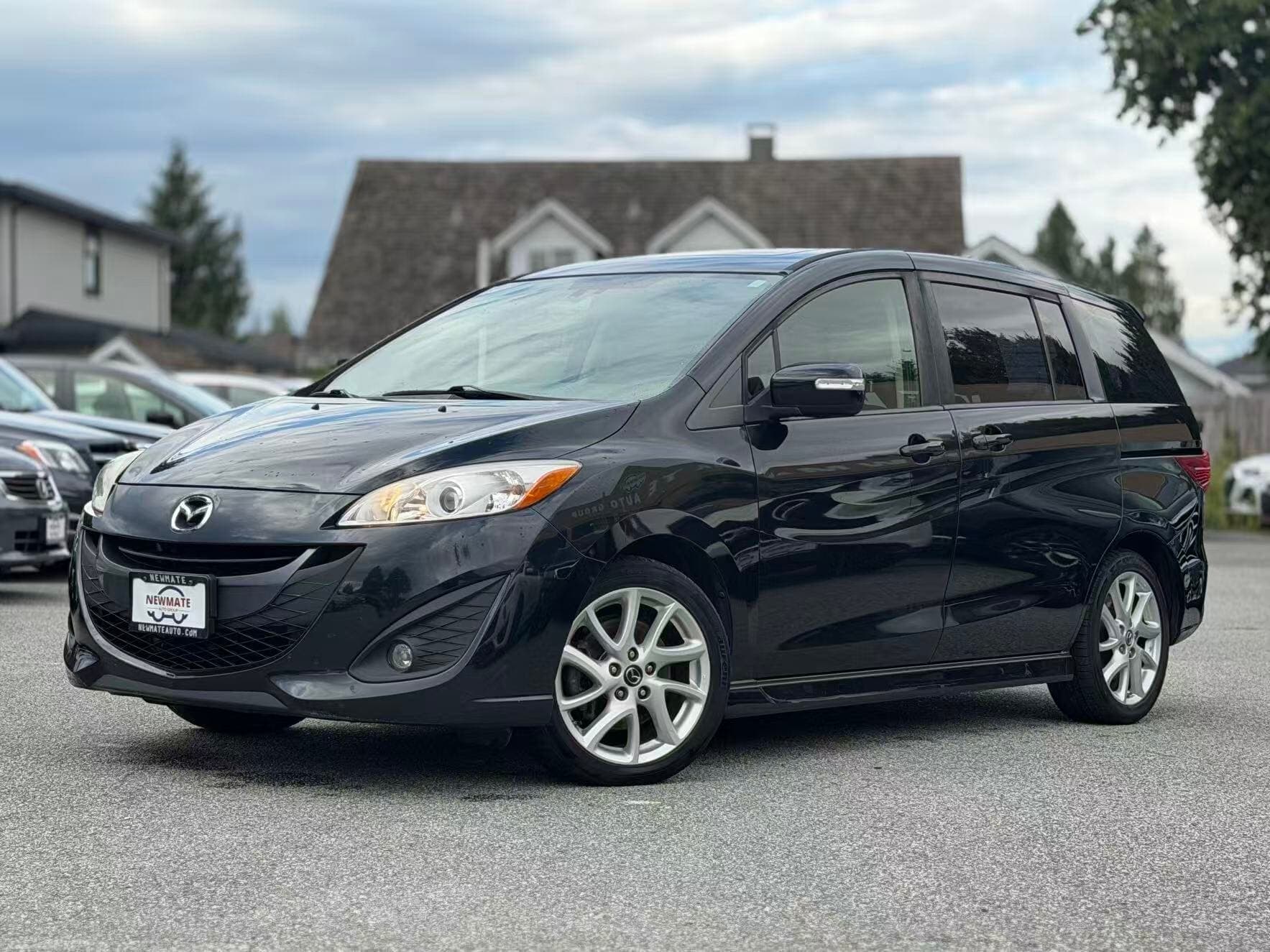 2017 Mazda Mazda5 GT. LOCAL BC VEHICLE. SERVICE DONE. LOW KILOMETRES.