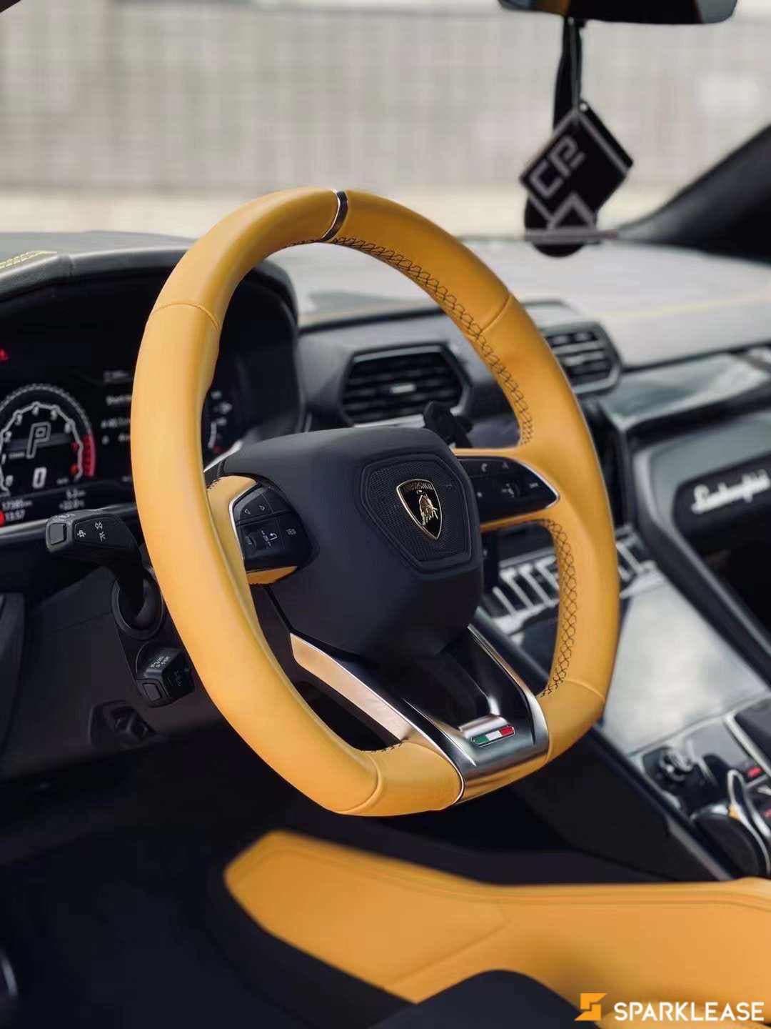 2021 Lamborghini Urus 