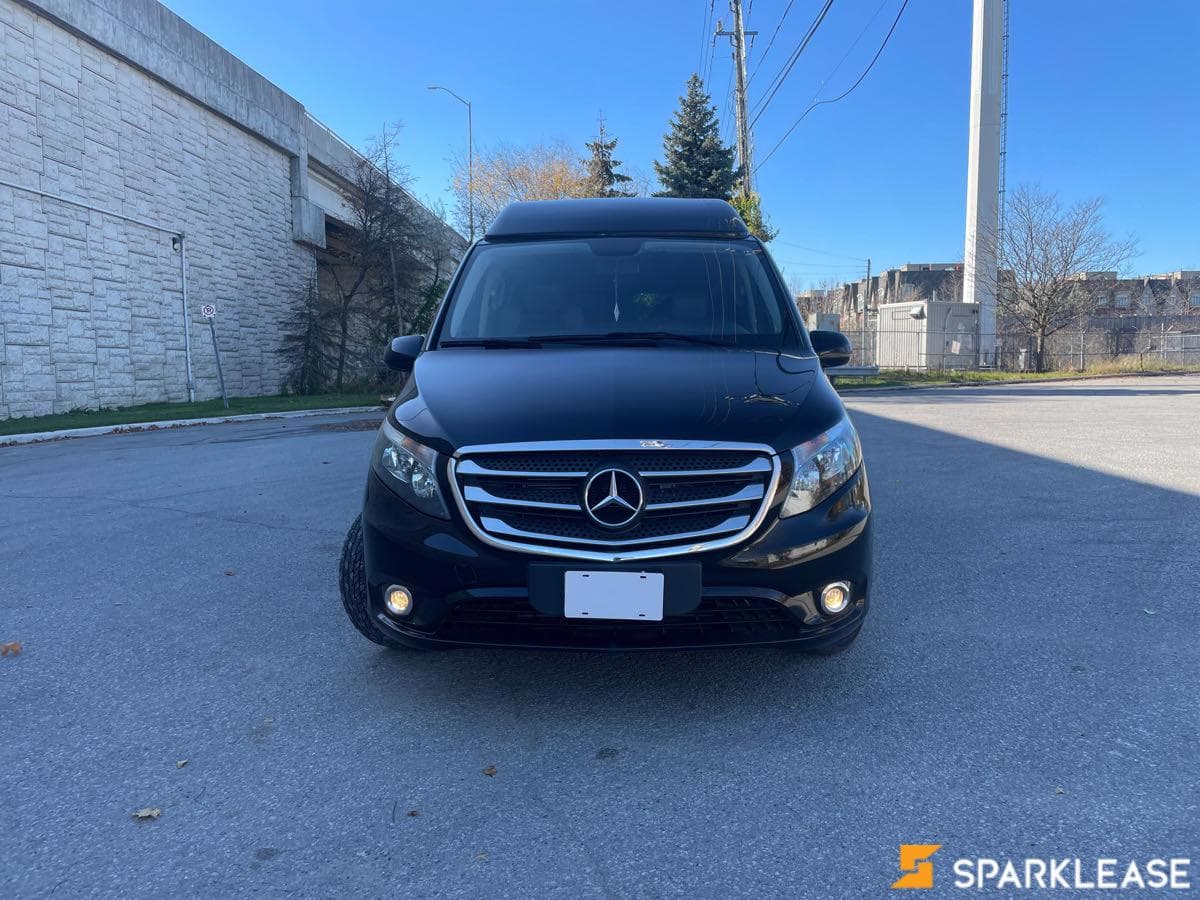 2017 Mercedes-Benz  Metris Passenger Van...