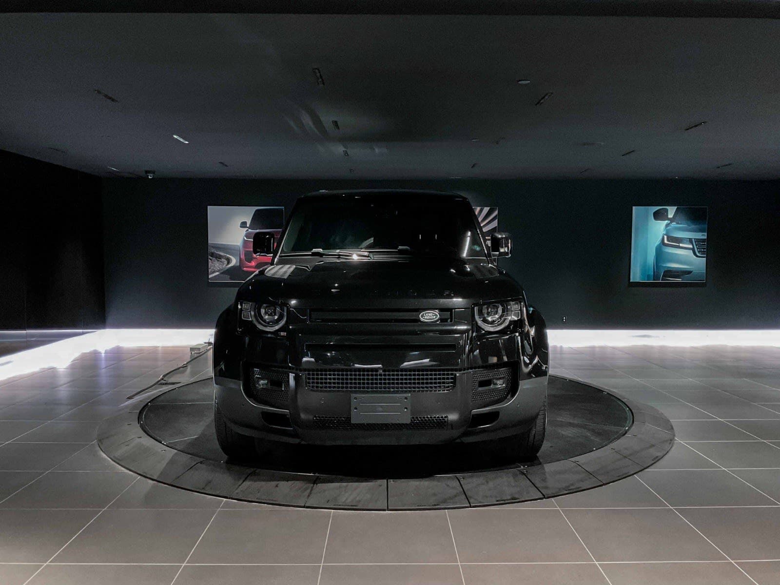 2023 Land Rover Defender SE