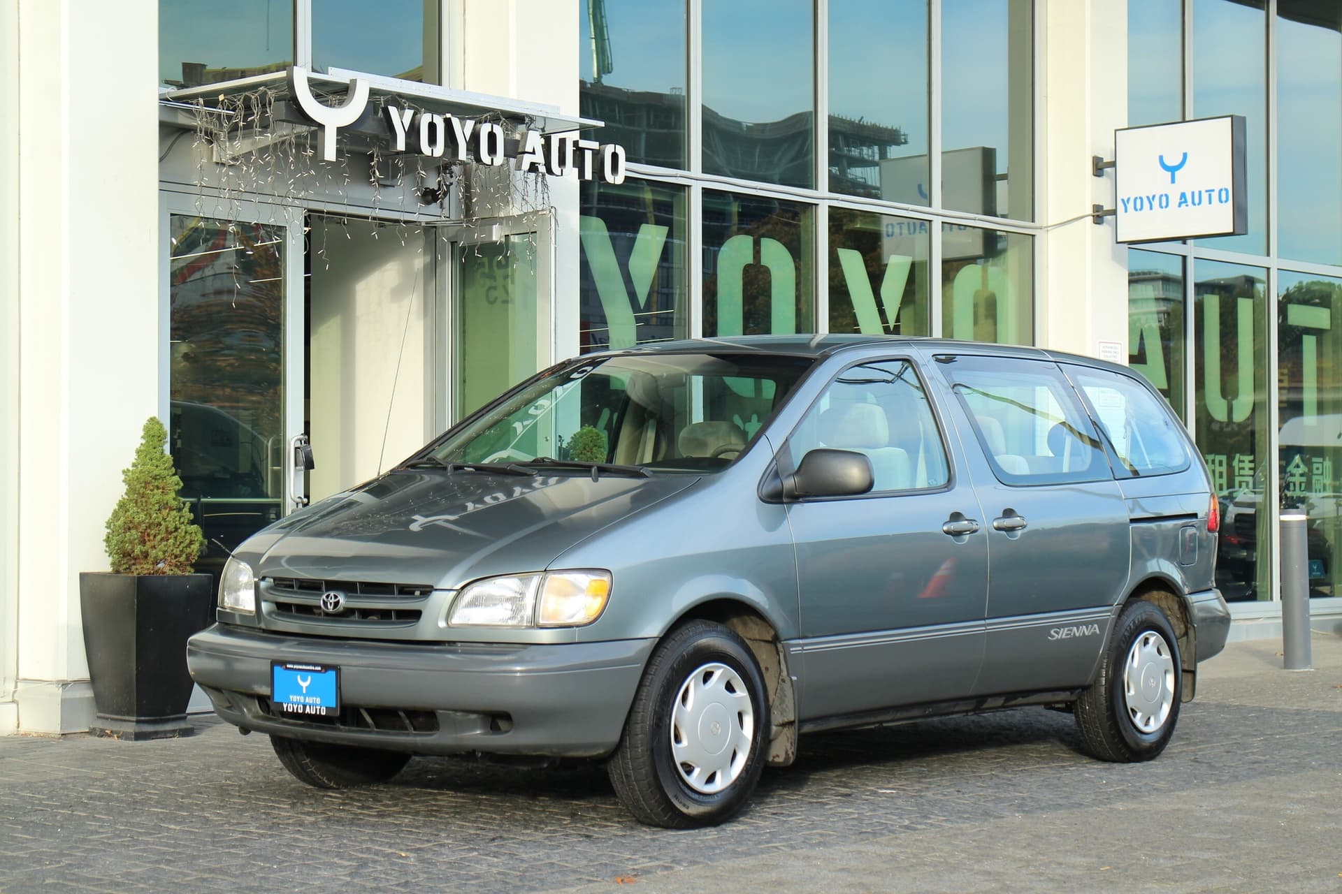 2000 Toyota Sienna 3dr CE