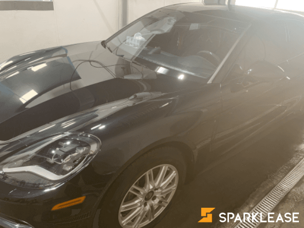 2018 Porsche Panamera 4s 联系微信号a13806598683