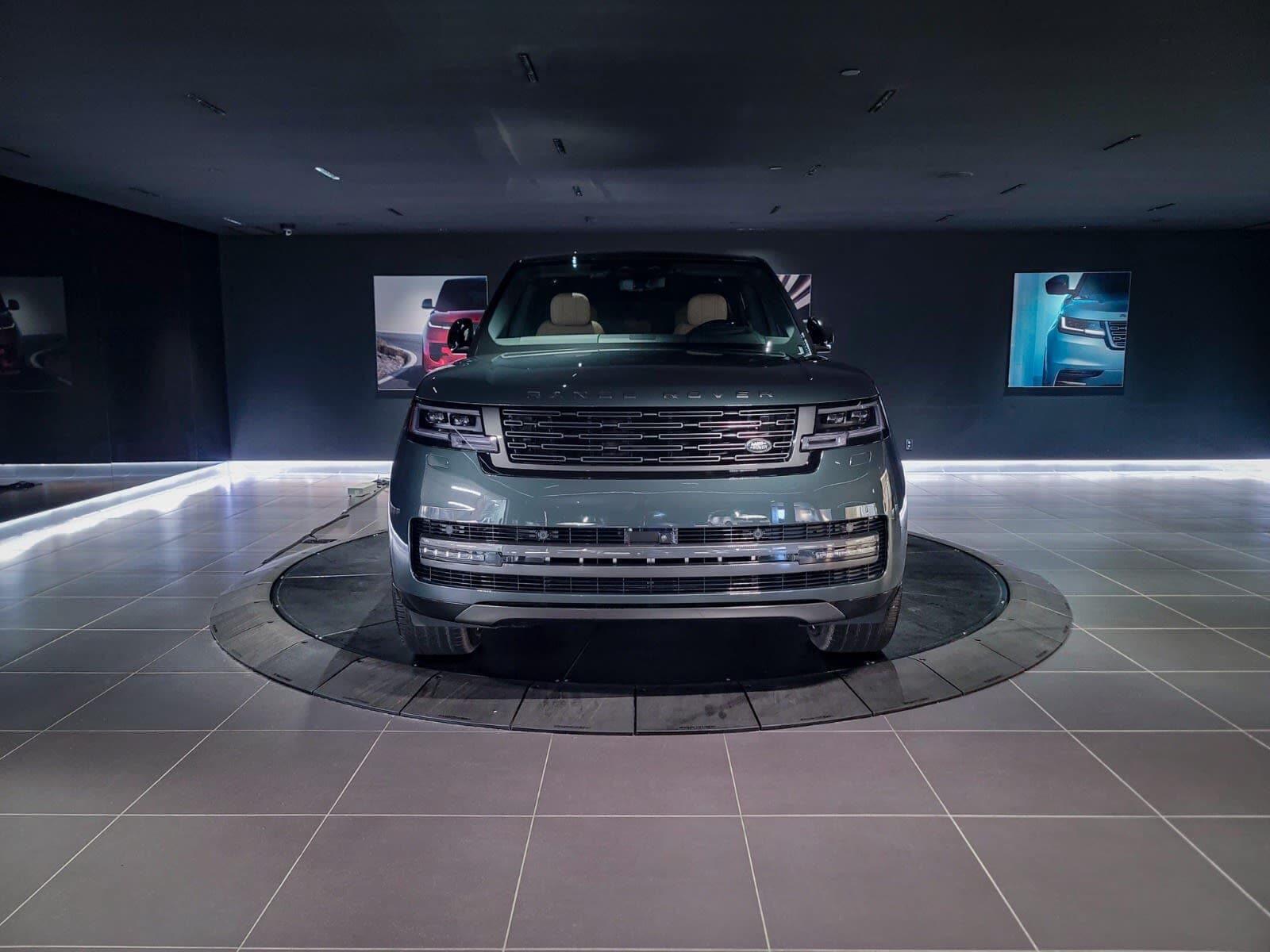 2026 Land Rover Range Rover SE