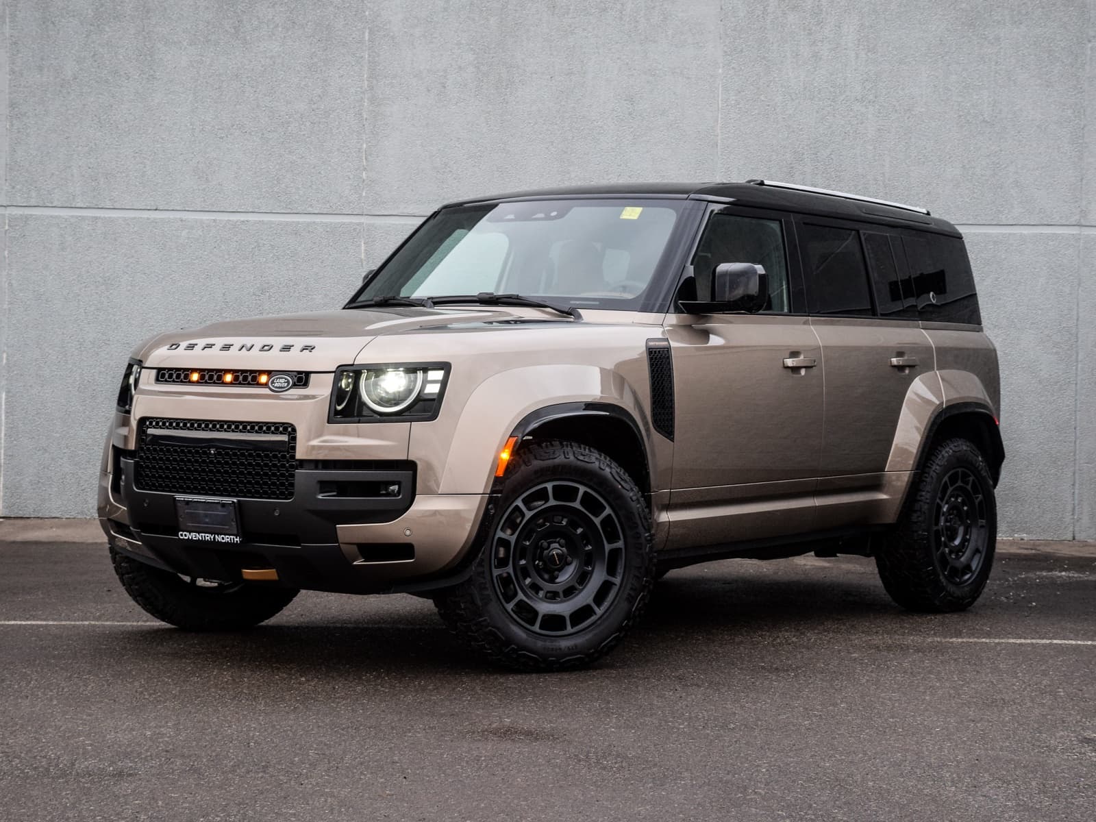 2026 Land Rover Defender OCTA