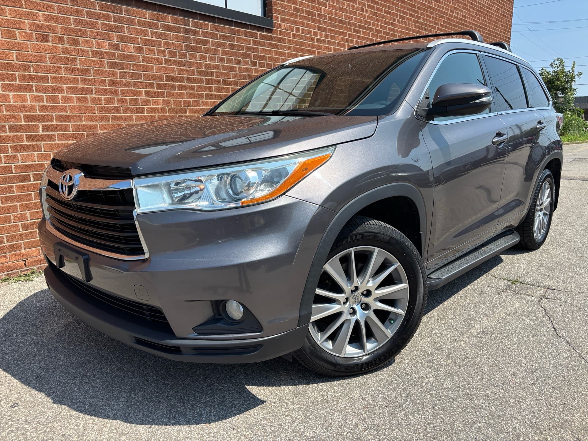 2015 Toyota Highlander  XLE AWD 4dr