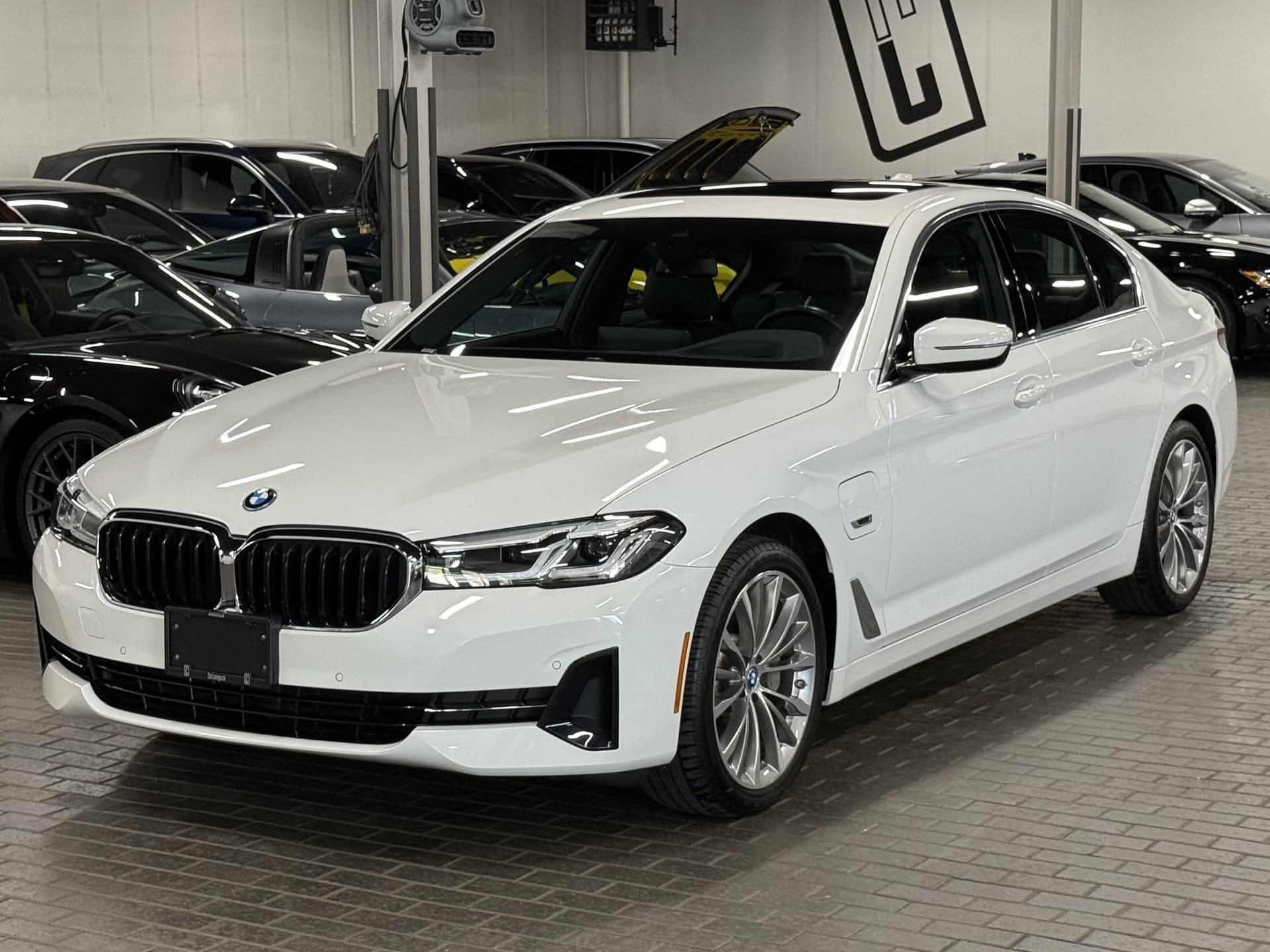 2023 BMW 5-Series 530e xDrive Plug-In Hybrid