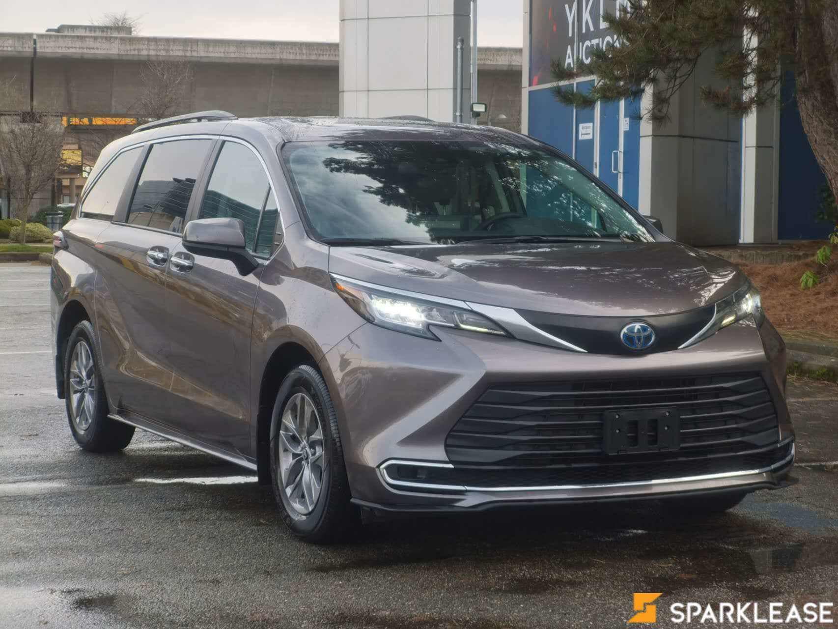 2022 Toyota Sienna LE 8-Passenger FWD