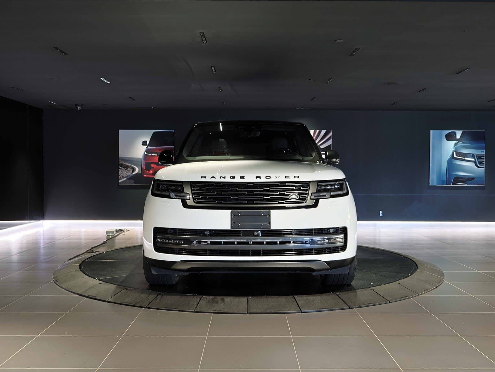 2023 Land Rover Range Rover SE