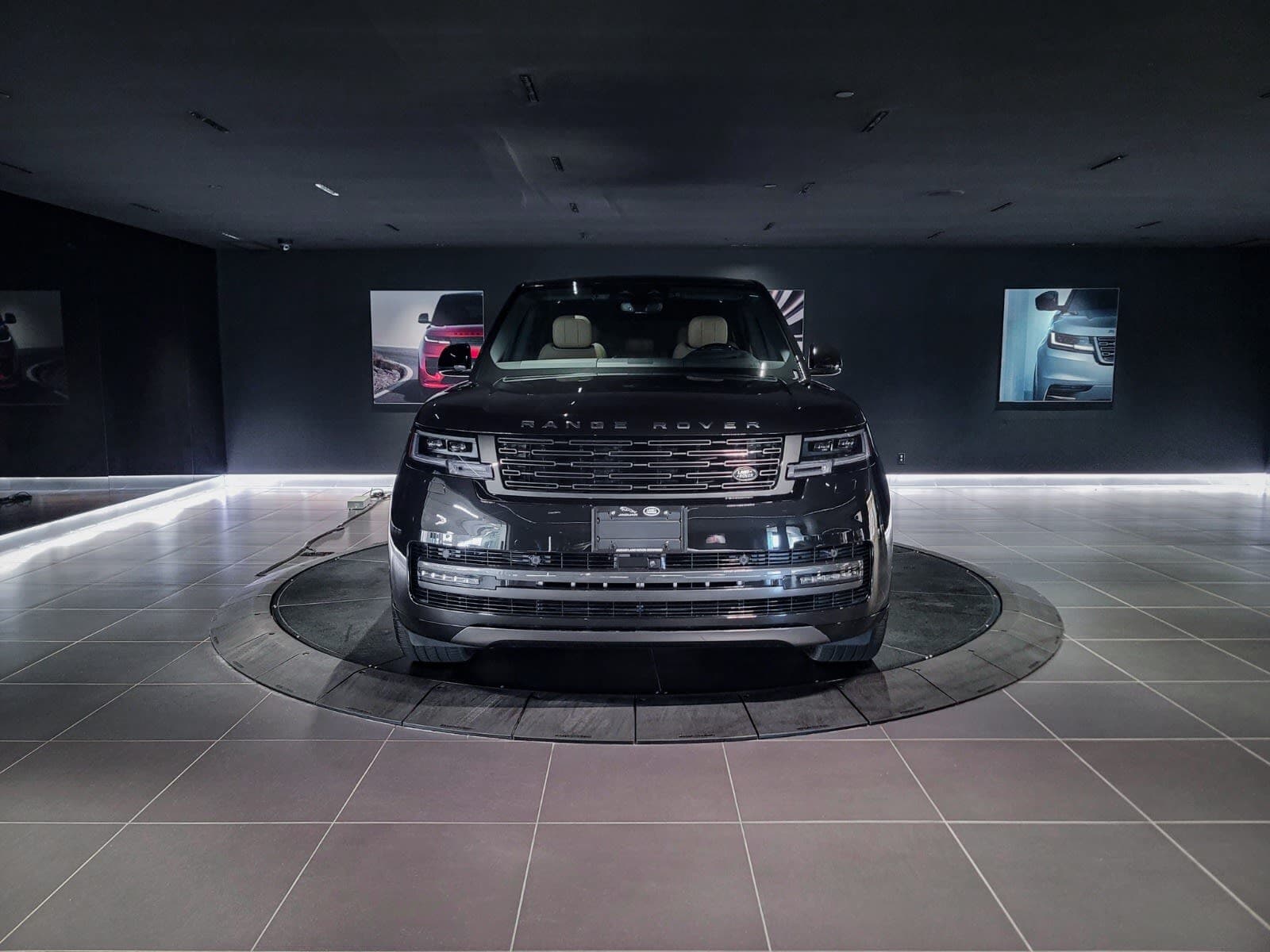 2026 Land Rover Range Rover SE