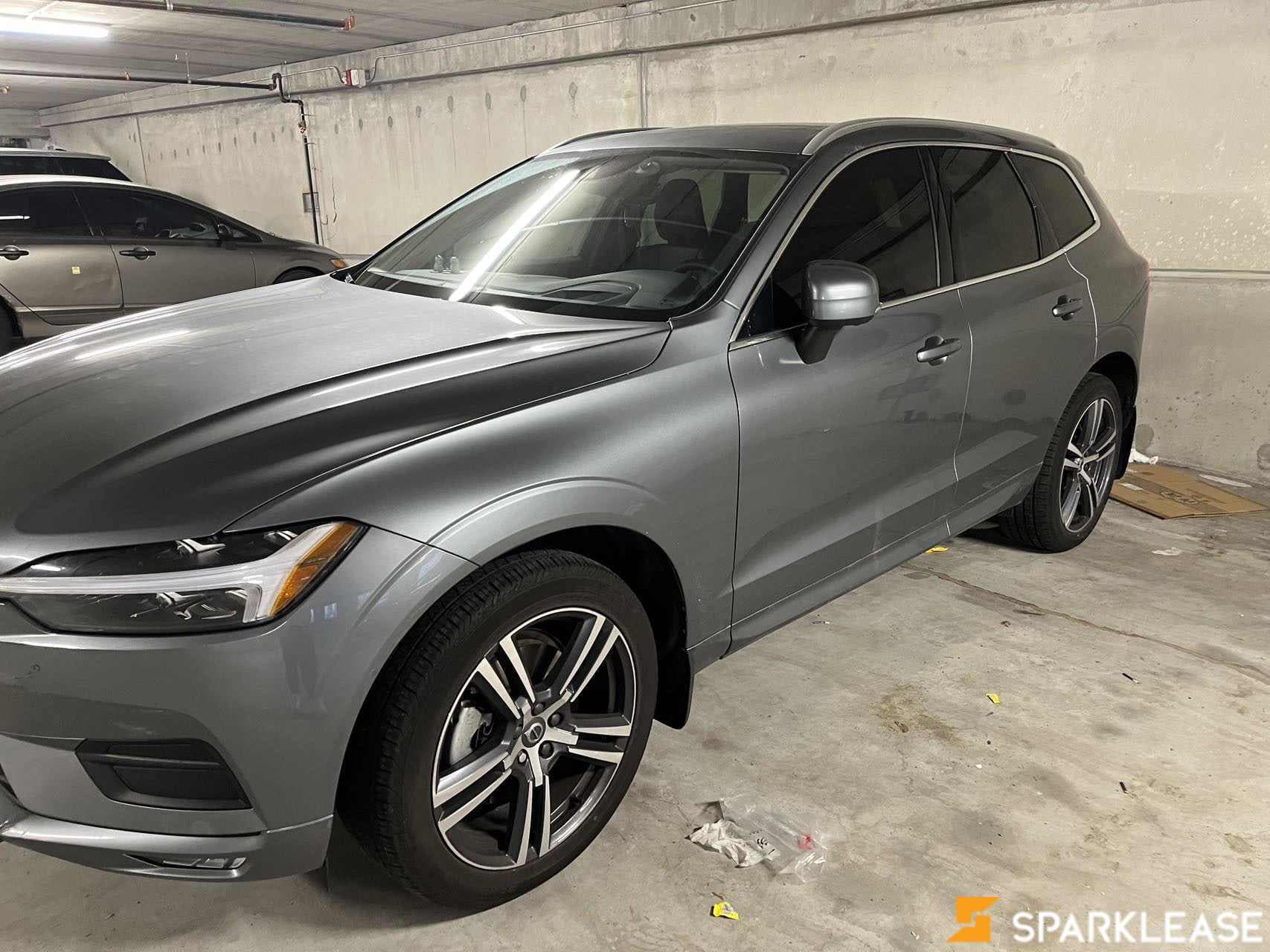 2021 Volvo XC60 T6 AWD Momentum