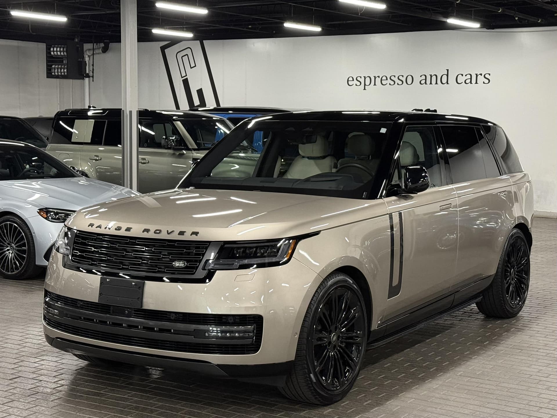 2023 Land Rover  Range Rover  P530 SE LWB 