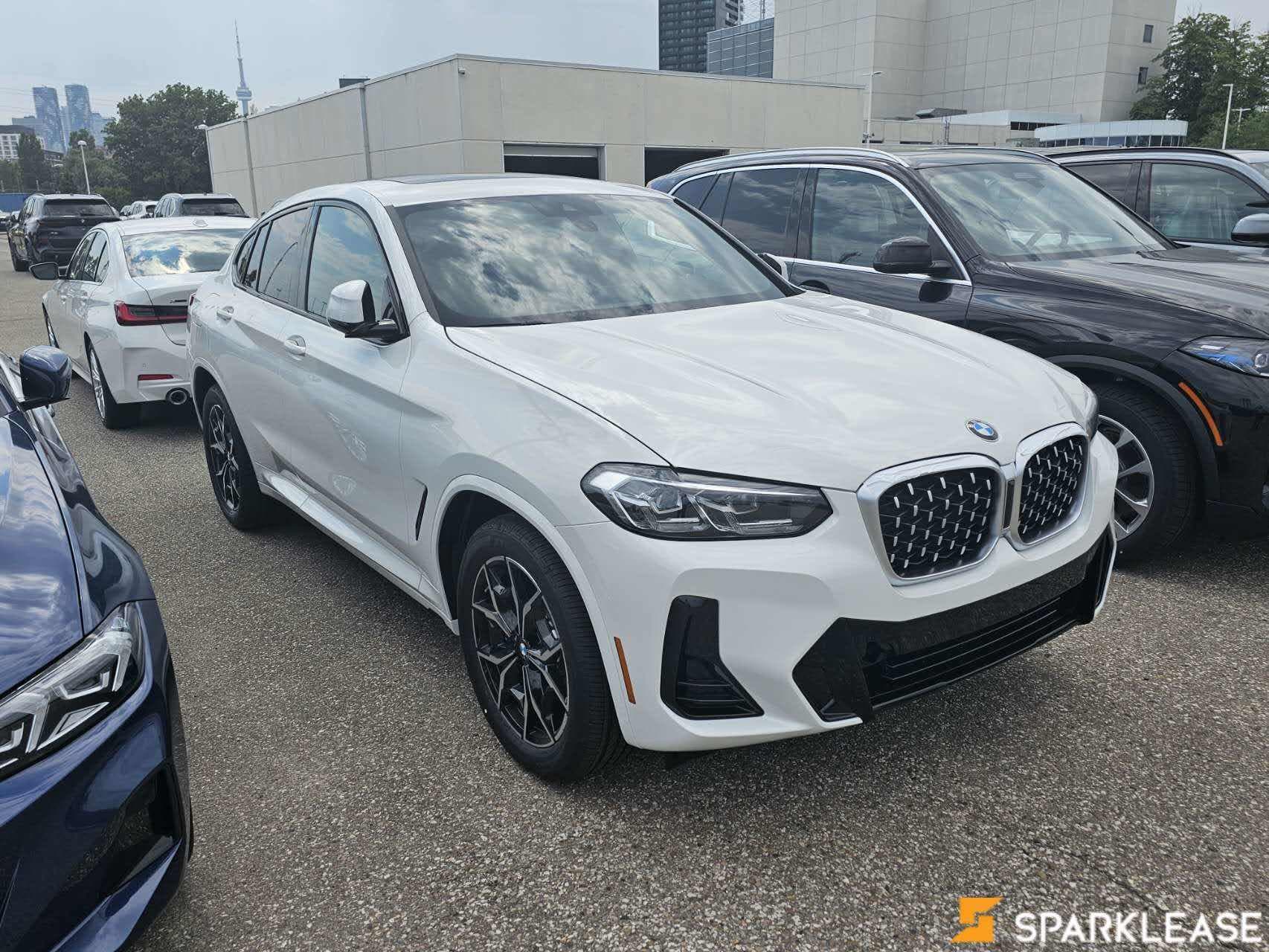 2023 BMW  X4  xDrive30i 外白内红 现车