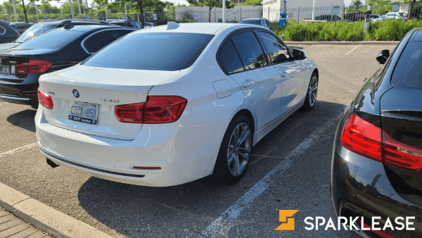 2018 BMW 330 白色配红色真皮