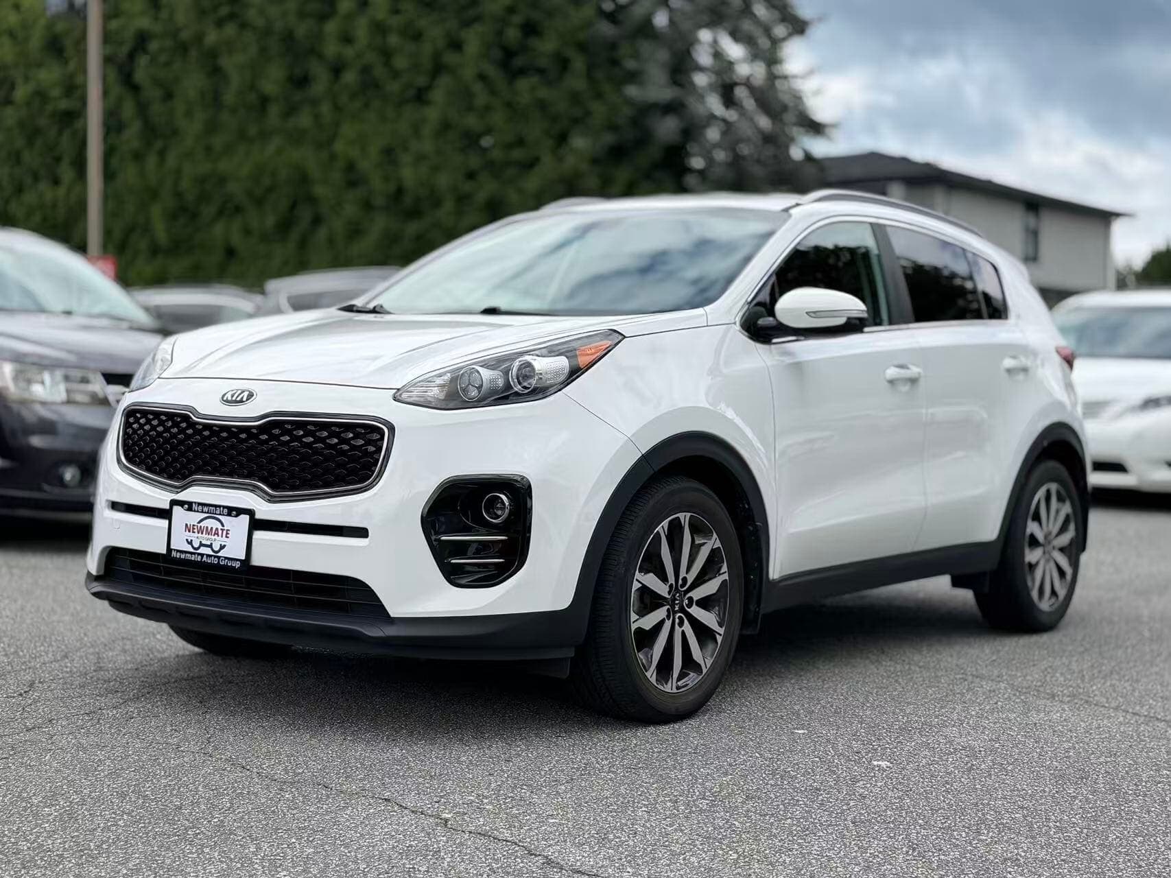2017 Kia Sportage EX. LOCAL BC VEHICLE. FULL SERVICE RECORD.