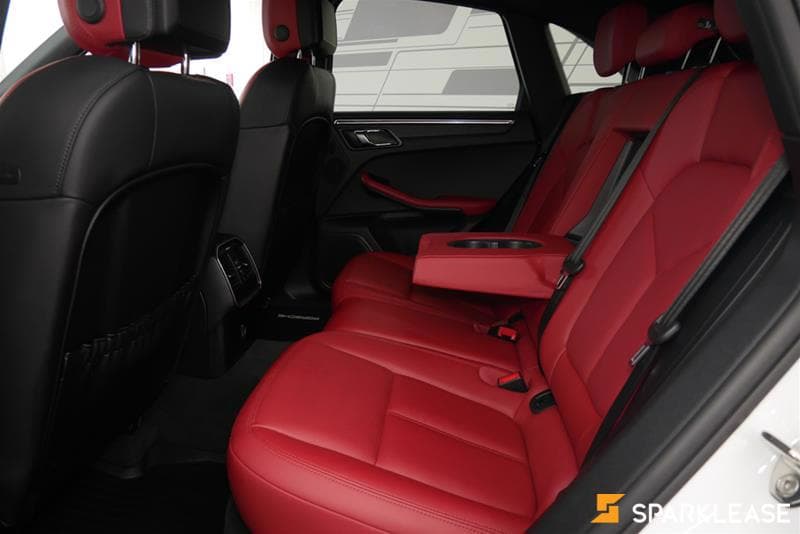 2017 Porsche  Macan  AWD 4dr 
