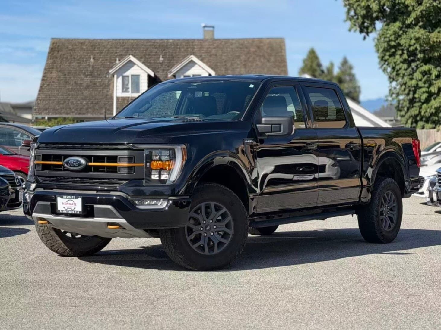 2023 Ford F-150 SuperCrew 5.5' Box TREMOR. LOCAL BC VEHICLE. FULL SERVICE RECORD. LOW KILOMETRES.