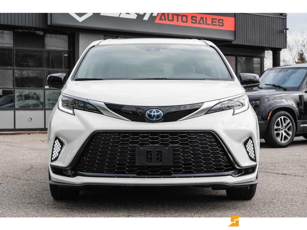 2021 Toyota  Sienna  XSE 7-Passenger FWD 