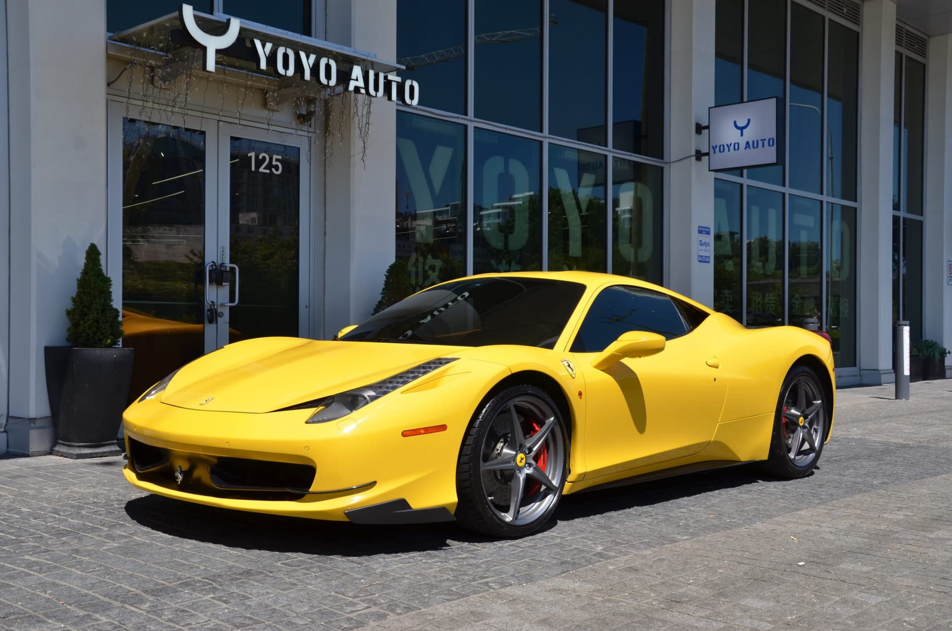 2011 Ferrari 458 Italia Coupe