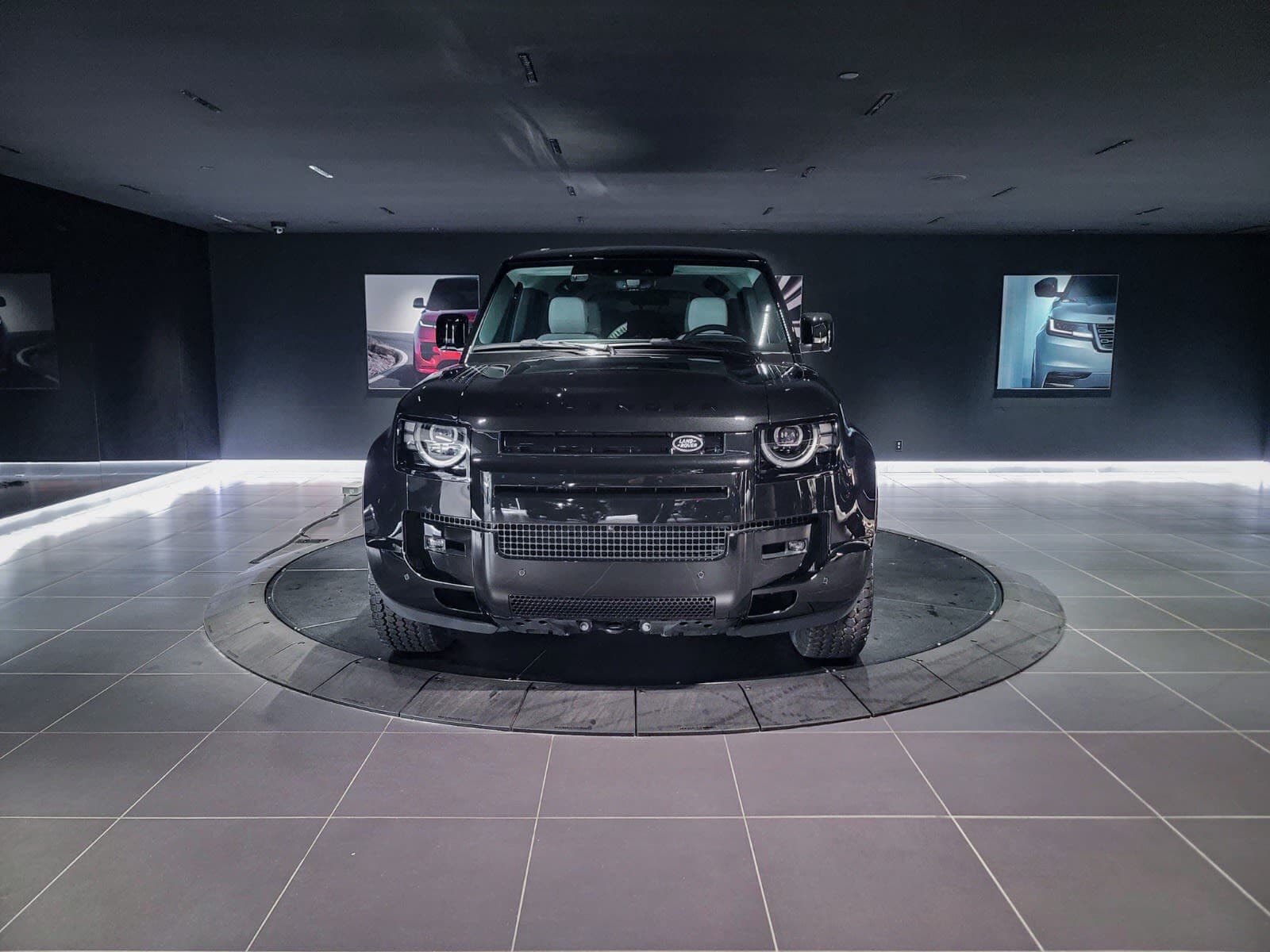 2026 Land Rover Defender X-Dynamic SE