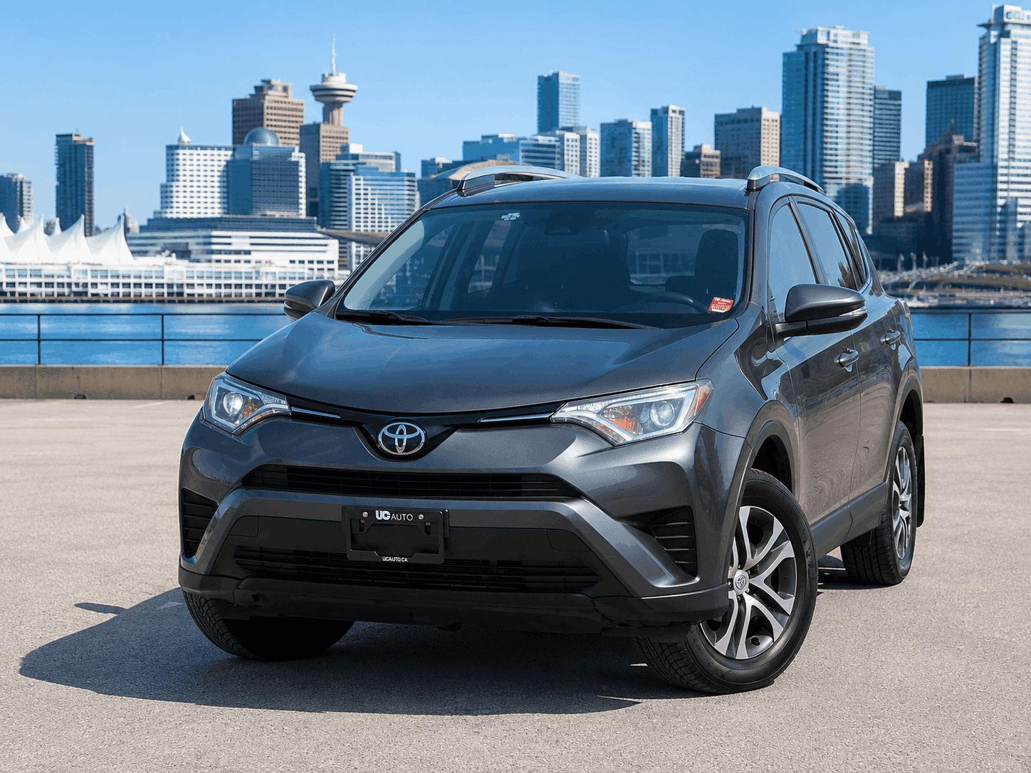 2017 Toyota RAV4 AWD LE/ CLEAN TITLE/ BC LOCAL