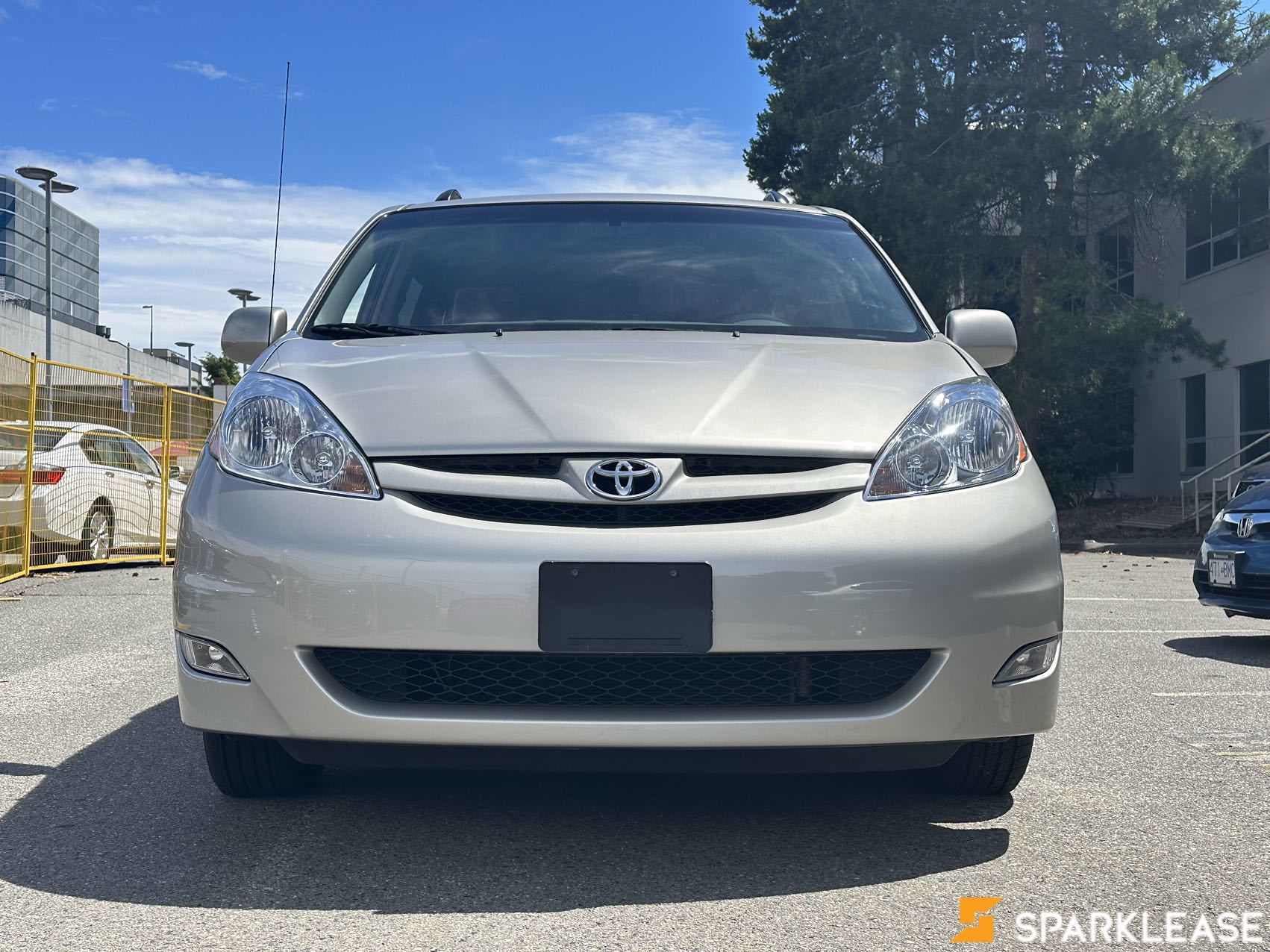 2007 Toyota  Sienna  5dr LE 7-Passenger 2WD 