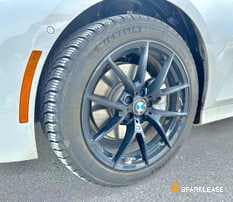 2020 BMW 3 Series 330i 带冬胎轮毂