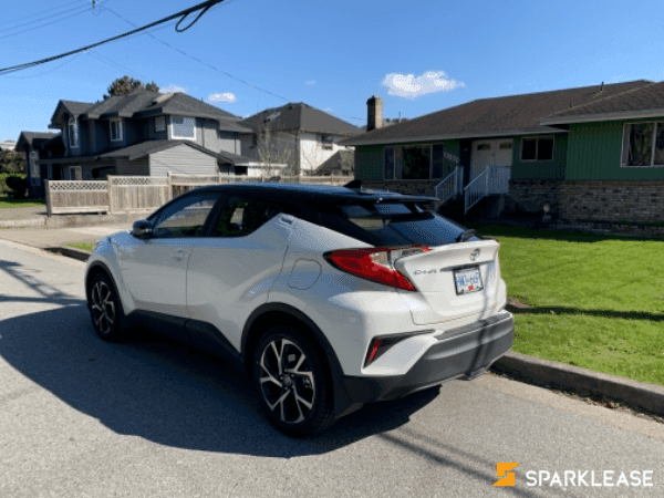 2021 Toyota CHR 熊猫色