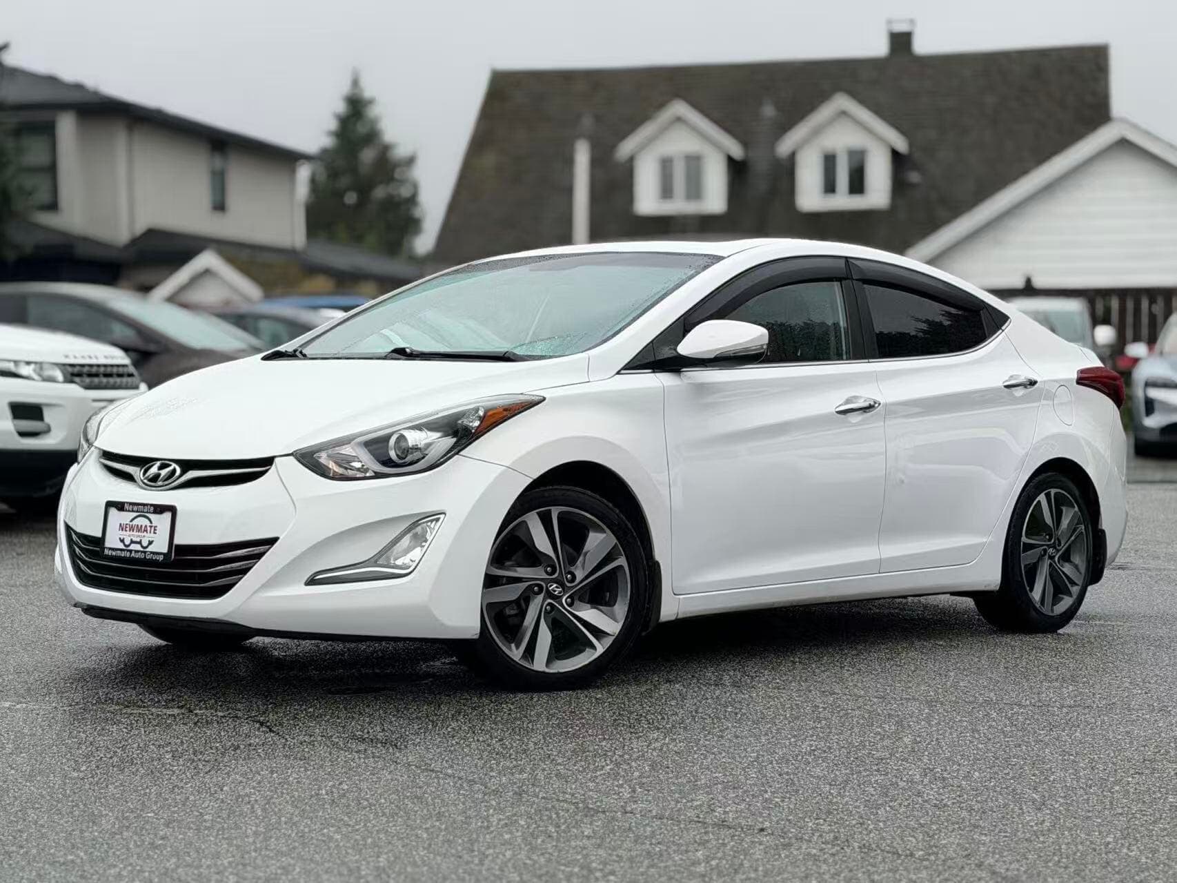 2015 Hyundai Elantra Limited. LOCAL BC VEHICLE. TOP TRIM. FULL SERVICE RECORD.